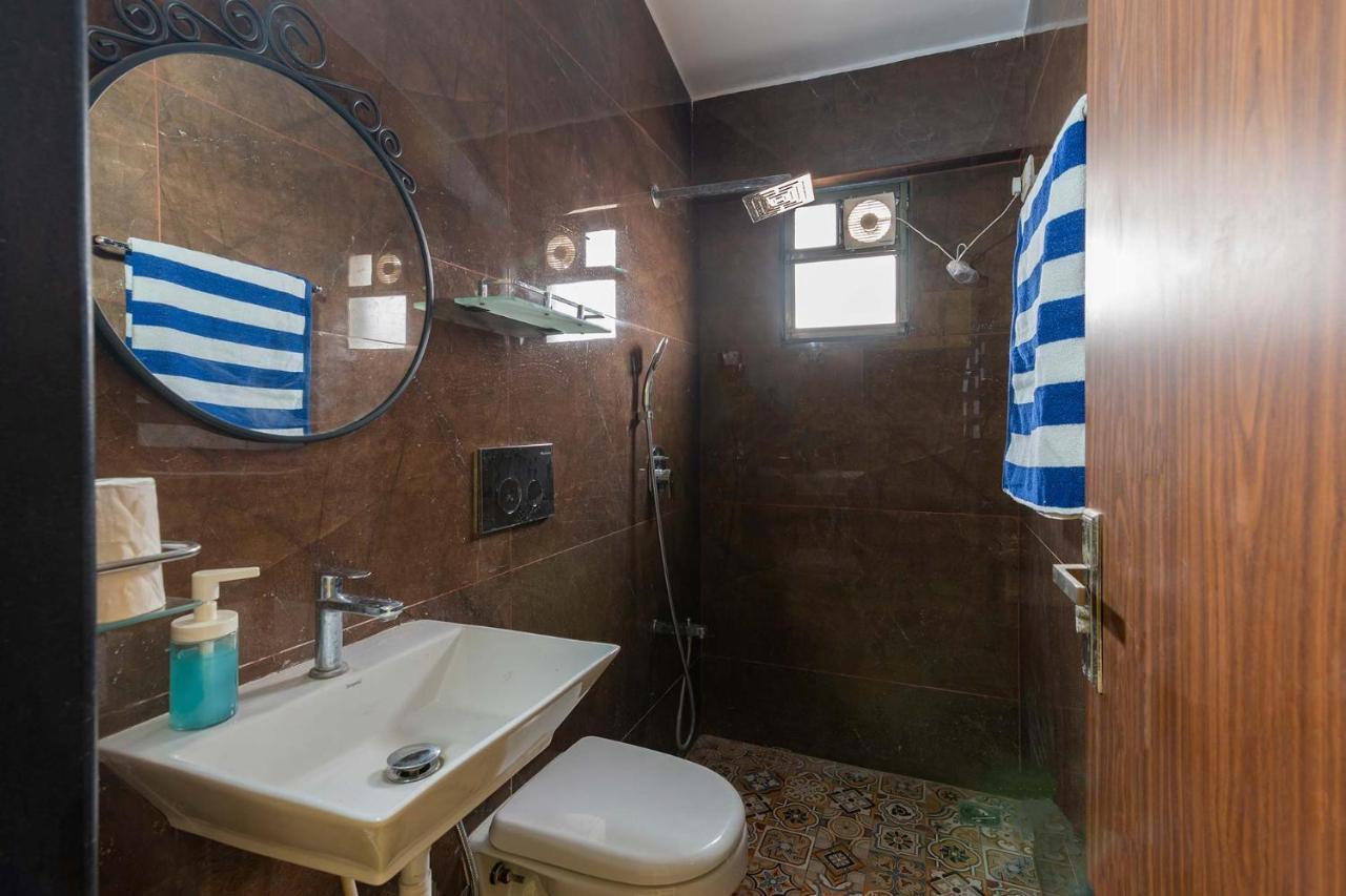 Aqua & Sage By Stayvista - Riverside Villa With Pool & Terrace Карджат Екстериор снимка